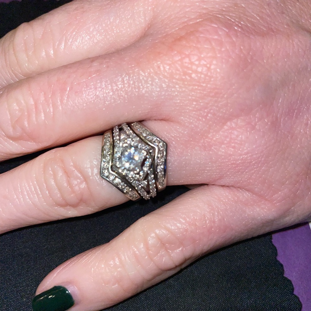 Elegant Silver Diamond Ring